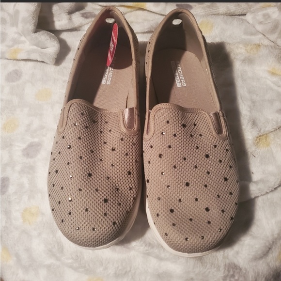 NET sketchers - Picture 1 of 3